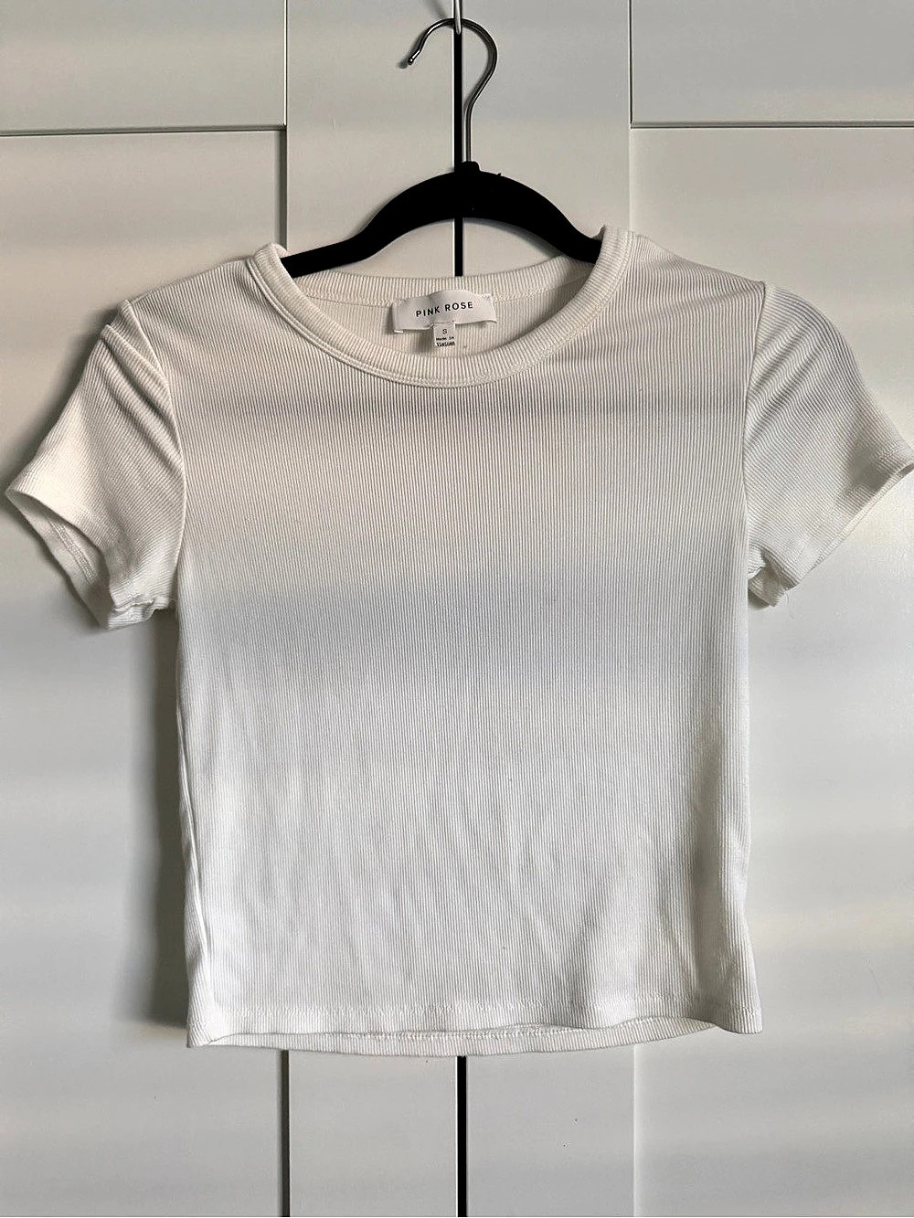 Pink Rose Ribbed Short Sleeve Top in White Size Small